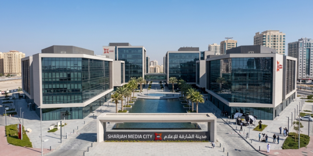 Dubai mainland — regulated by the Dubai Department of Economy and Tourism (DET) — provides the widest trade freedom, world-class infrastructure and access to the UAE's largest consumer and B2B market. Ideal for retail, consulting, tech, logistics and trading businesses.
