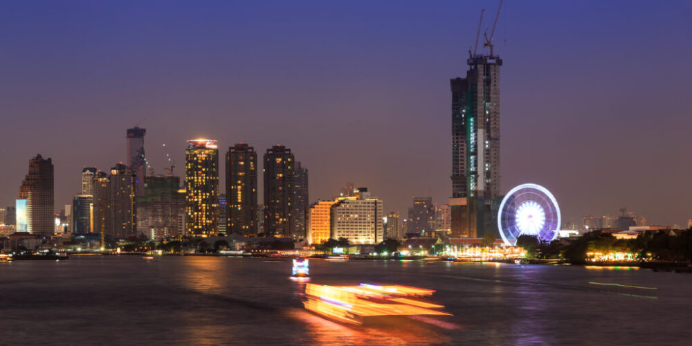 Dubai mainland — regulated by the Dubai Department of Economy and Tourism (DET) — provides the widest trade freedom, world-class infrastructure and access to the UAE's largest consumer and B2B market. Ideal for retail, consulting, tech, logistics and trading businesses.